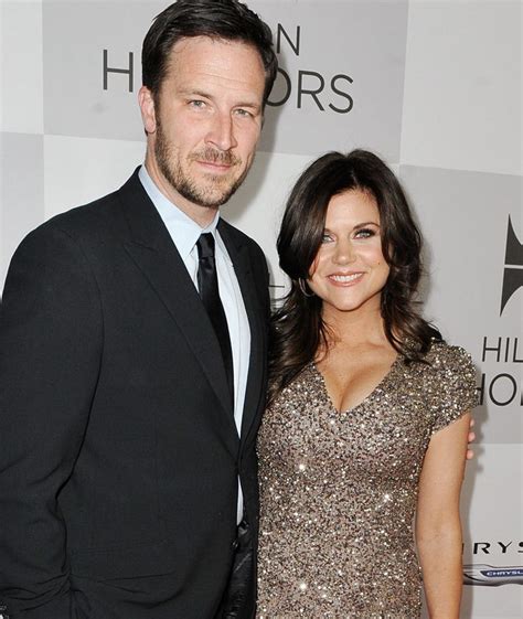 Tiffani Thiessen Says Her Hubby Hasnt Touched Her Breasts In。